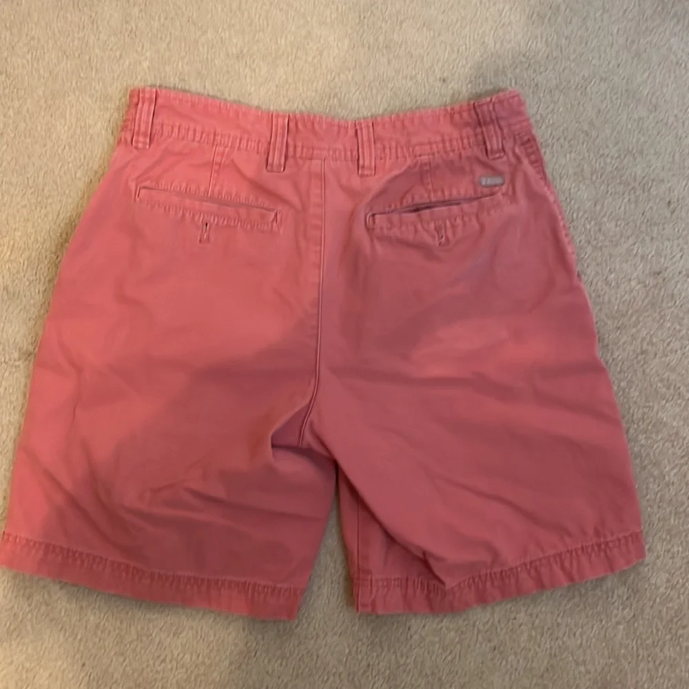 𝅺IZOD Saltwater Flat Front Chino Shorts.  Size 32